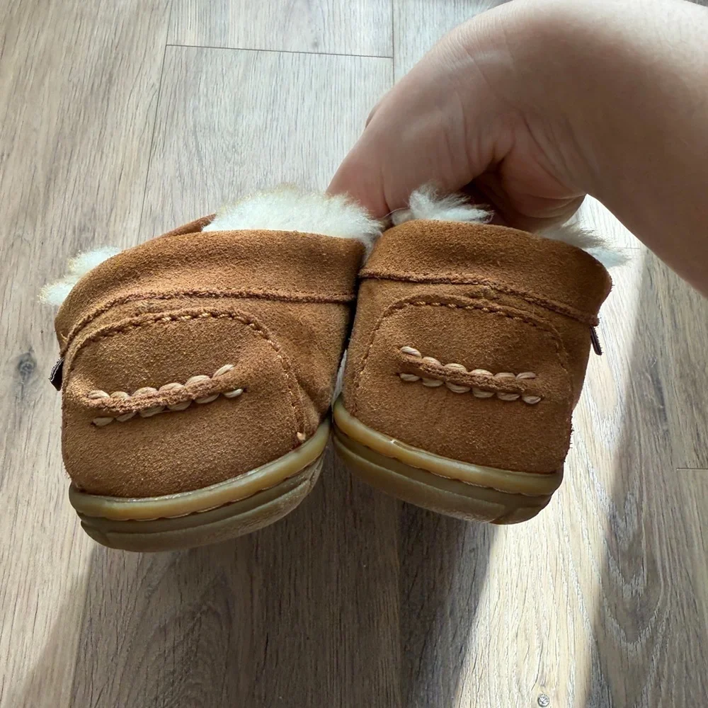 LL Bean Wicked Good Brown Moccasin Slippers size W 9.5 M Shearling - Picture 4 of 7